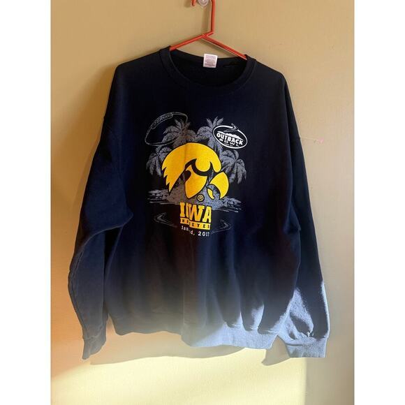 Iowa Hawkeyes sweatshirt  outback bowl 2017 2XL - Picture 1 of 6